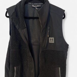 Under Armour Men's Charcoal Gray Vest